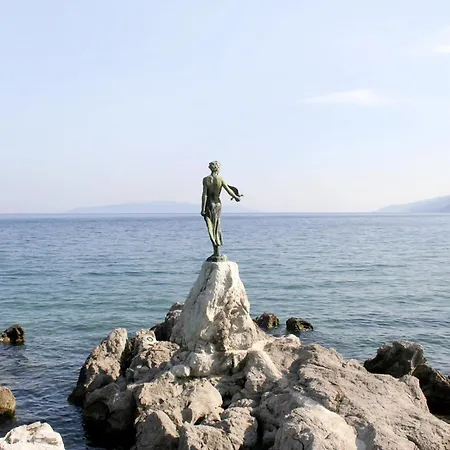 Διαμέρισμα With Parking Space - 23795